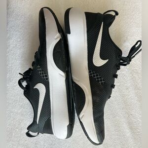 Nike Black Comfort Sneakers